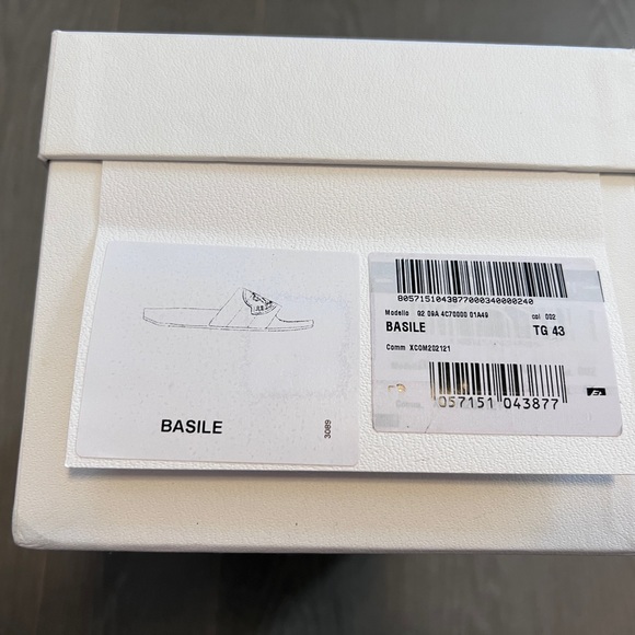 Moncler Pool Slides sz 43 - Picture 5 of 7